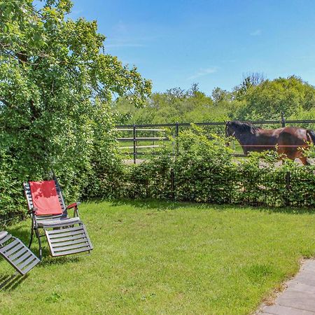 2 Bedroom Awesome Home In Udenhout ภายนอก รูปภาพ